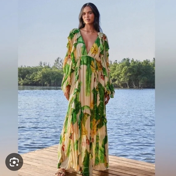 FARM Rio Dresses & Skirts - Farm Rio Fresh Bananas Maxi Dress Size Large Nwt